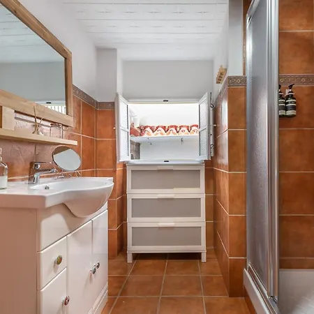 Feriehus Casa Randonneur, Traditional Townhouse In Alora. *