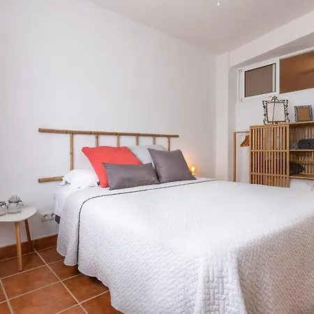 Feriehus Casa Randonneur, Traditional Townhouse In Alora.