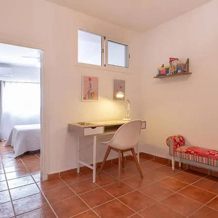 Feriehus Casa Randonneur, Traditional Townhouse In Alora.