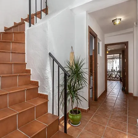 Casa Randonneur, Traditional Townhouse In Alora.