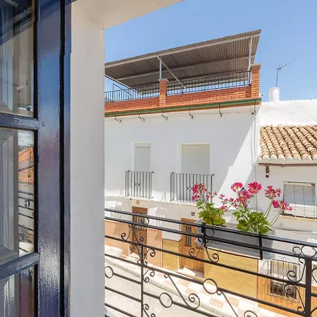 Casa Randonneur, Traditional Townhouse In Alora. 度假居